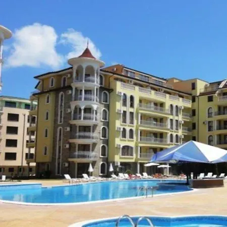 Sunny Dreams Aparthotel
